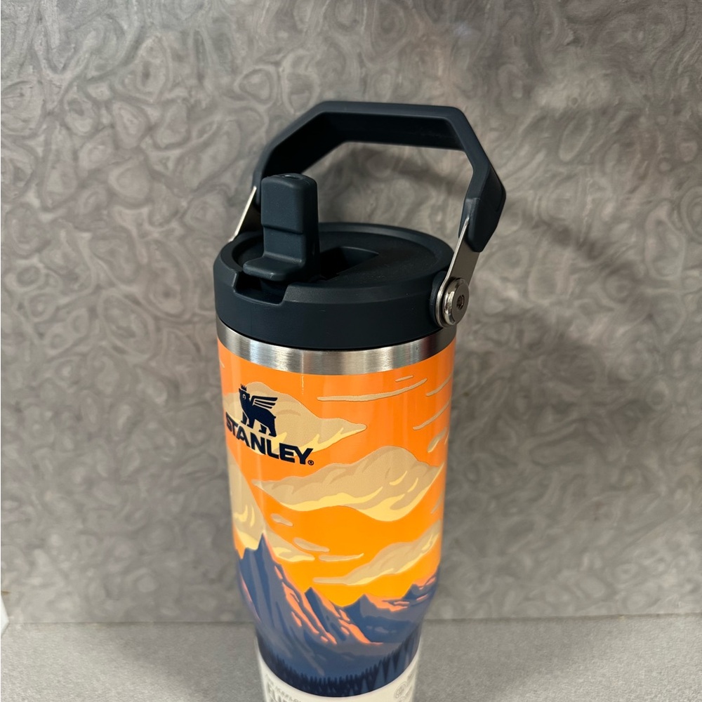 Brand New- Limited edition Stanley flip straw tumbler - Picture 3 of 4